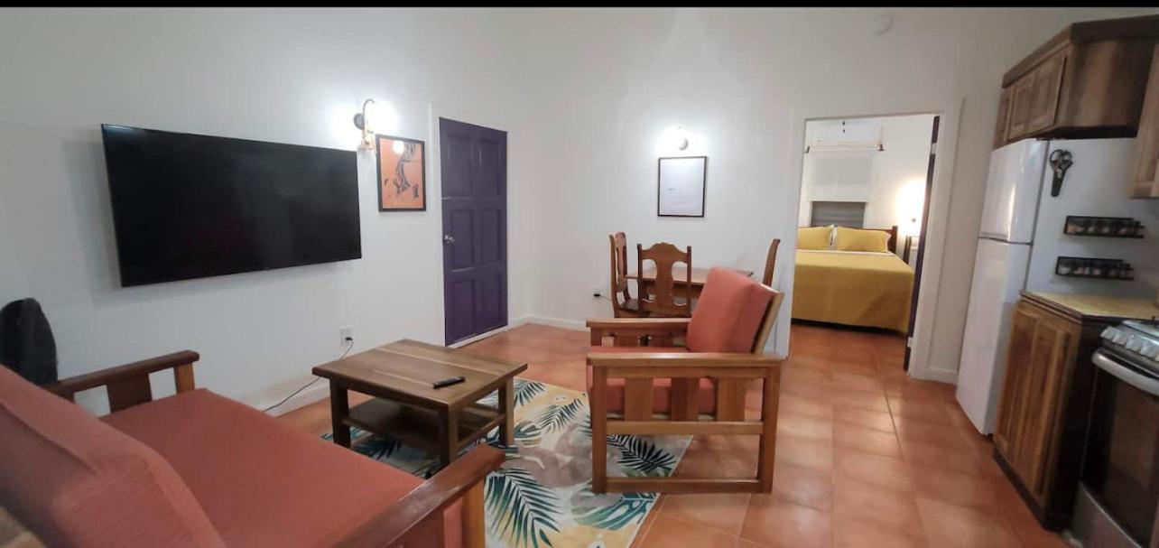 Hotel Alux House Placencia Exterior foto